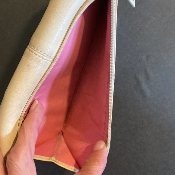 Coach beige, trifold wallet. - Picture 3 of 16